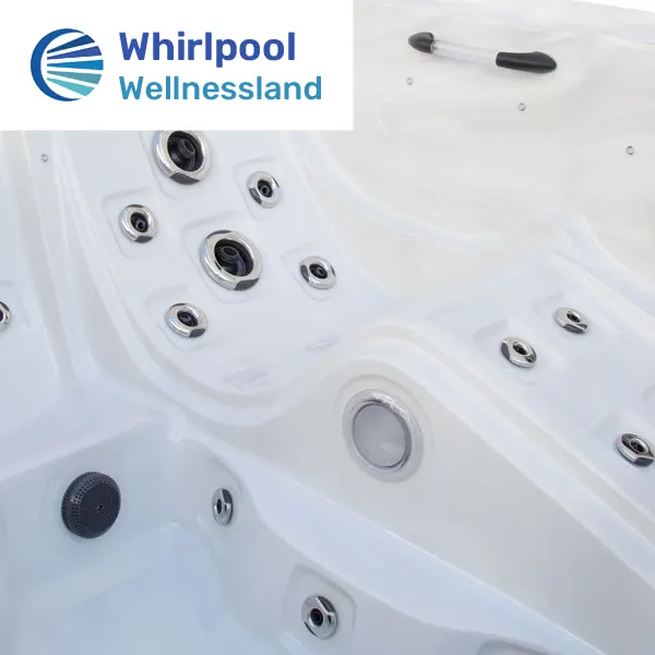 Whirlpool mit Liegefläche für den Außenbereich